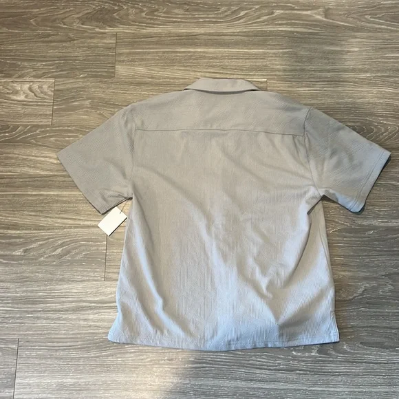 Saints studio woven SS button down shirt. Size L. NWT - Picture 5 of 5